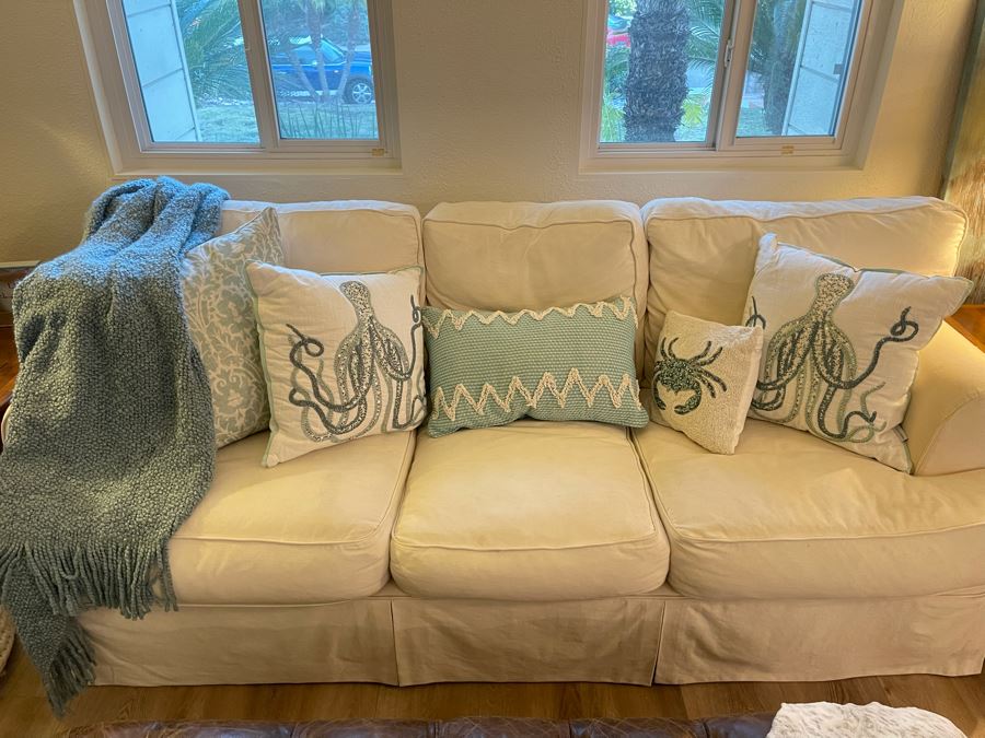 Five Designer Throw Pillows And Kennebunk Home Throw [Photo 3]
