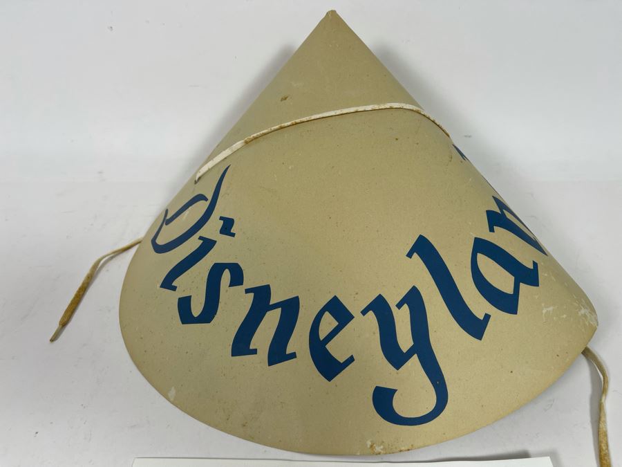 1950s Disneyland Paper Hat With Certificate Of Authenticity [Photo 4]