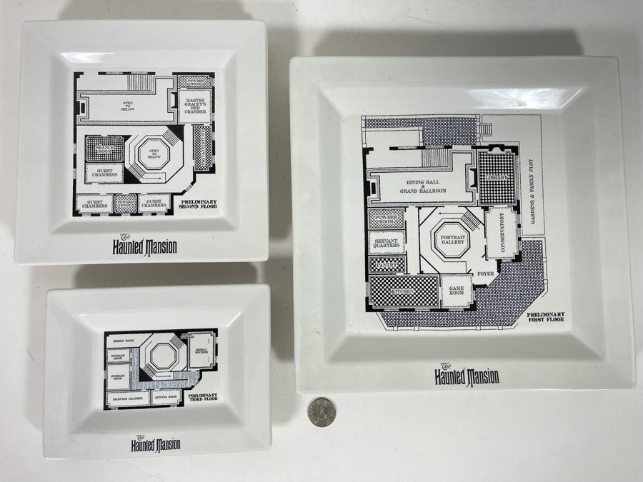 Set Of Eight Disneyland The Haunted Mansion Plates Trays Retails $78 [Photo 7]