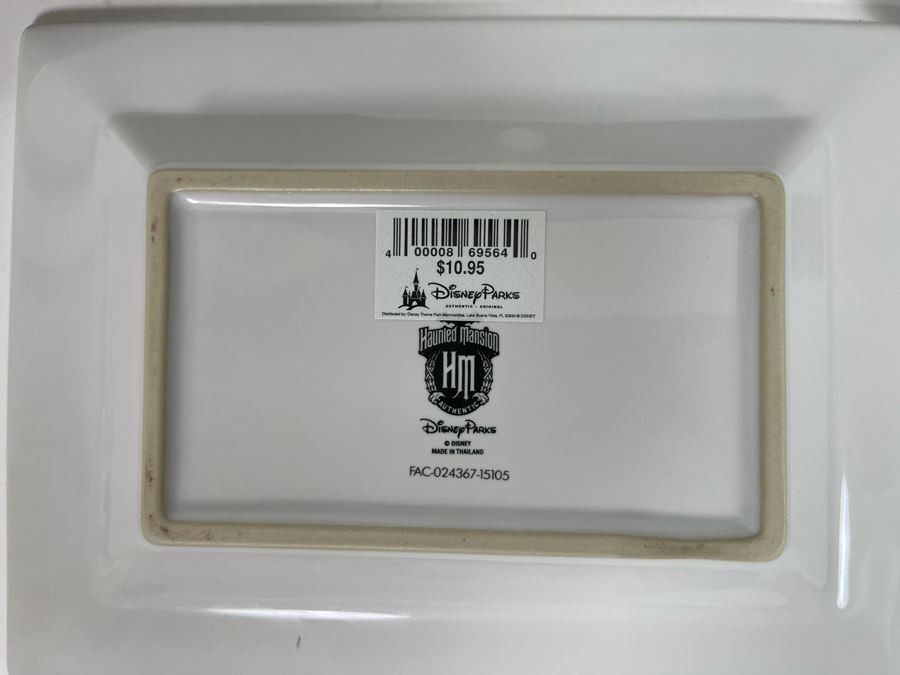 Set Of Eight Disneyland The Haunted Mansion Plates Trays Retails $78 [Photo 17]