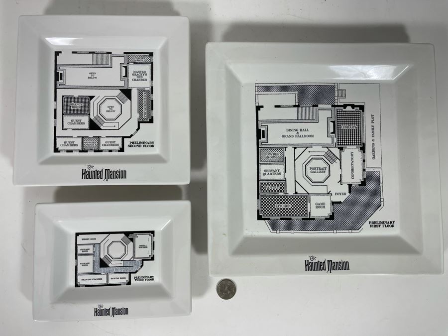 Set Of Eight Disneyland The Haunted Mansion Plates Trays Retails $78 [Photo 6]