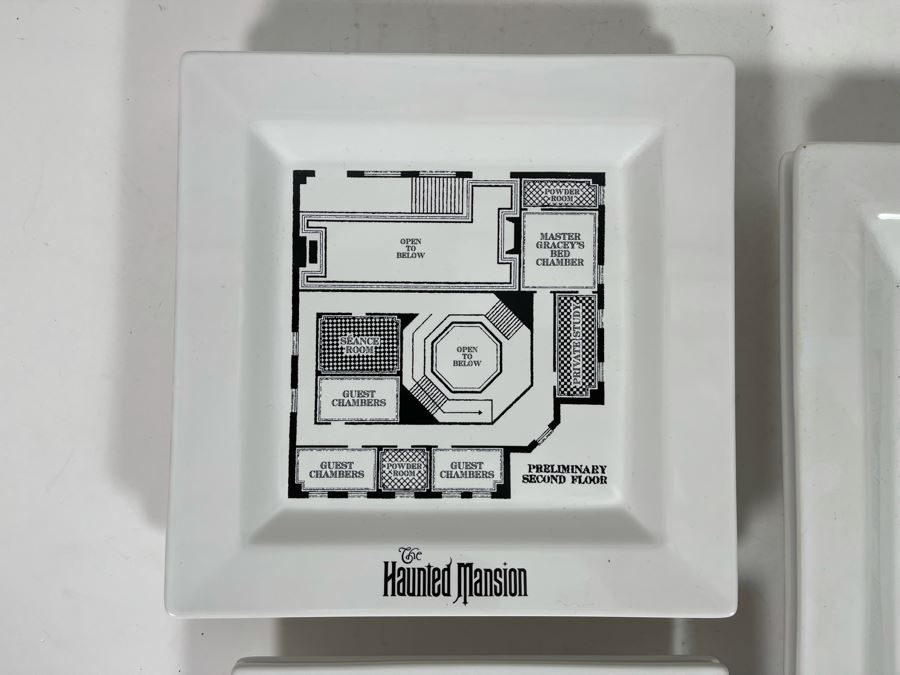 Set Of Eight Disneyland The Haunted Mansion Plates Trays Retails $78 [Photo 11]