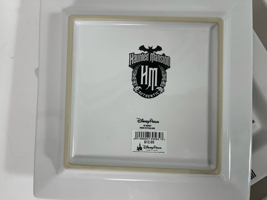 Set Of Eight Disneyland The Haunted Mansion Plates Trays Retails $78 [Photo 16]