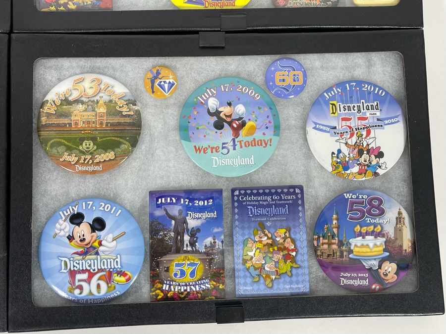 Disneyland Buttons With (4) Display Boxes [Photo 14]