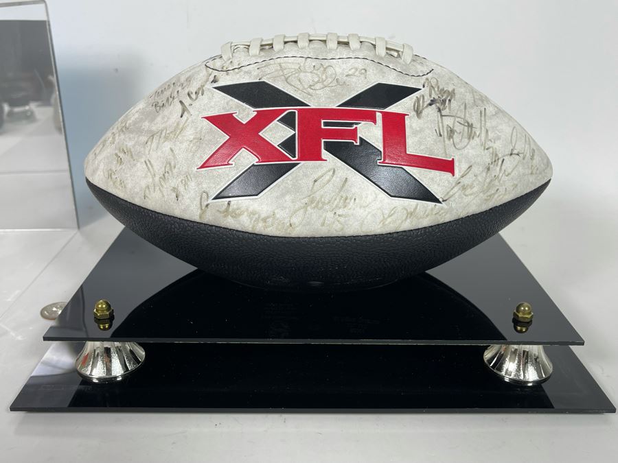 Signed XFL Los Angeles Xtreme Professional American Football Team Football With Display Case - See Photos [Photo 21]