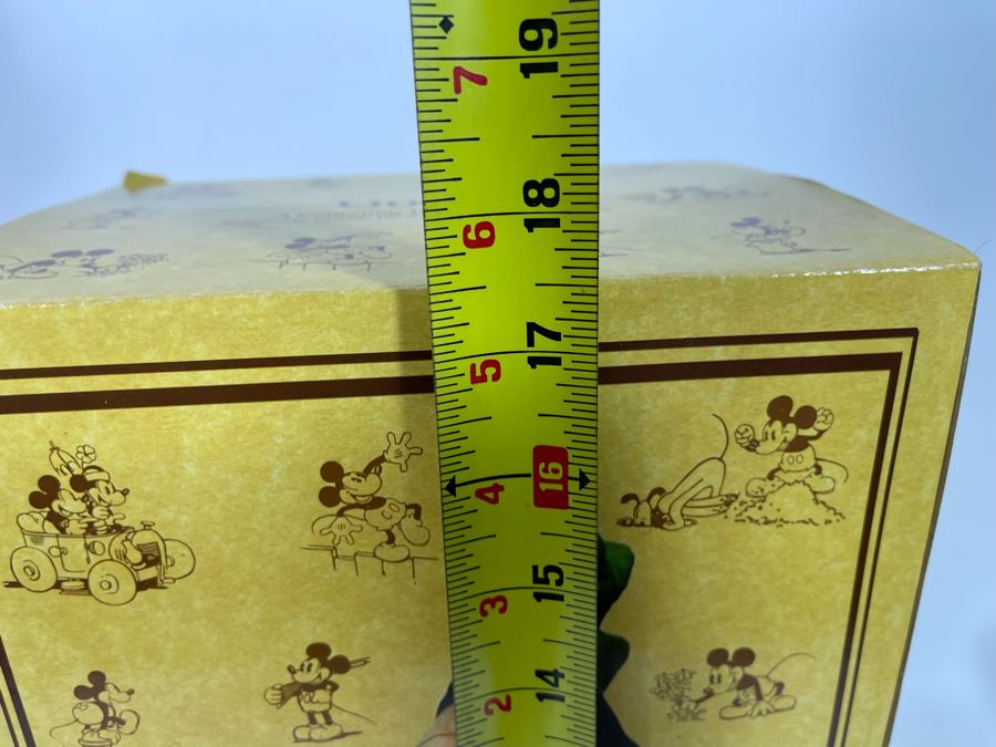 New In Box Disney The Vintage Years 1928-1948 Goofy Poliwogg Sculpture Box Is 17”H [Photo 7]