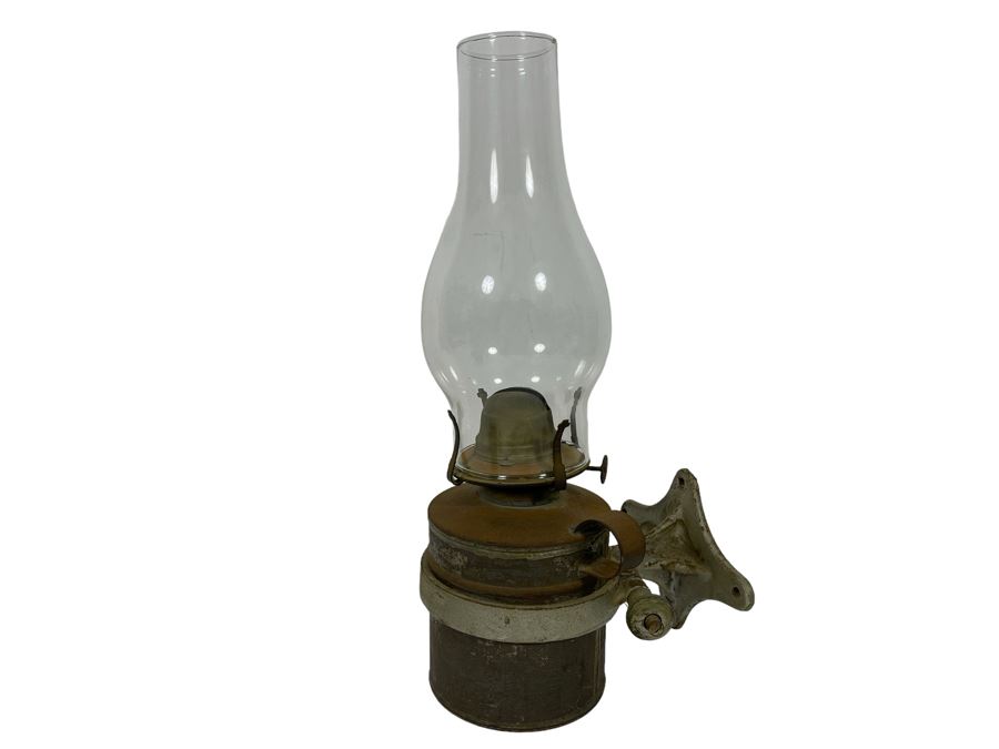 Vintage Railroad Kerosene Lantern With Glass Hurricane 14H [Photo 1]