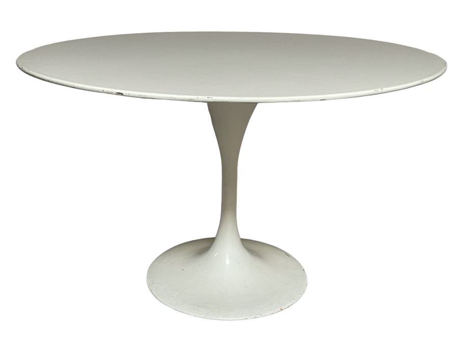 Eero Saarinen Style Tulip Table 47.5R X 29.5H [Photo 1]