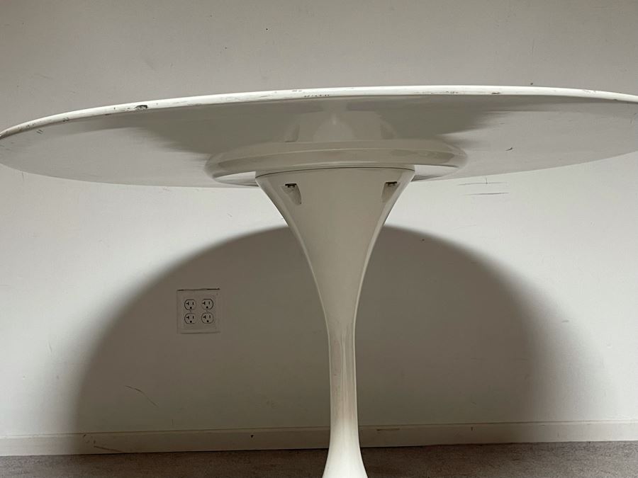 Eero Saarinen Style Tulip Table 47.5R X 29.5H [Photo 8]