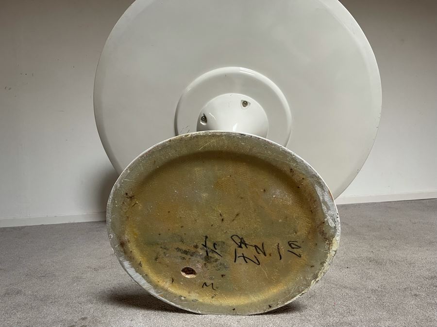 Eero Saarinen Style Tulip Table 47.5R X 29.5H [Photo 12]