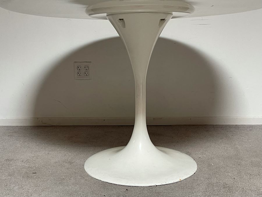 Eero Saarinen Style Tulip Table 47.5R X 29.5H [Photo 7]