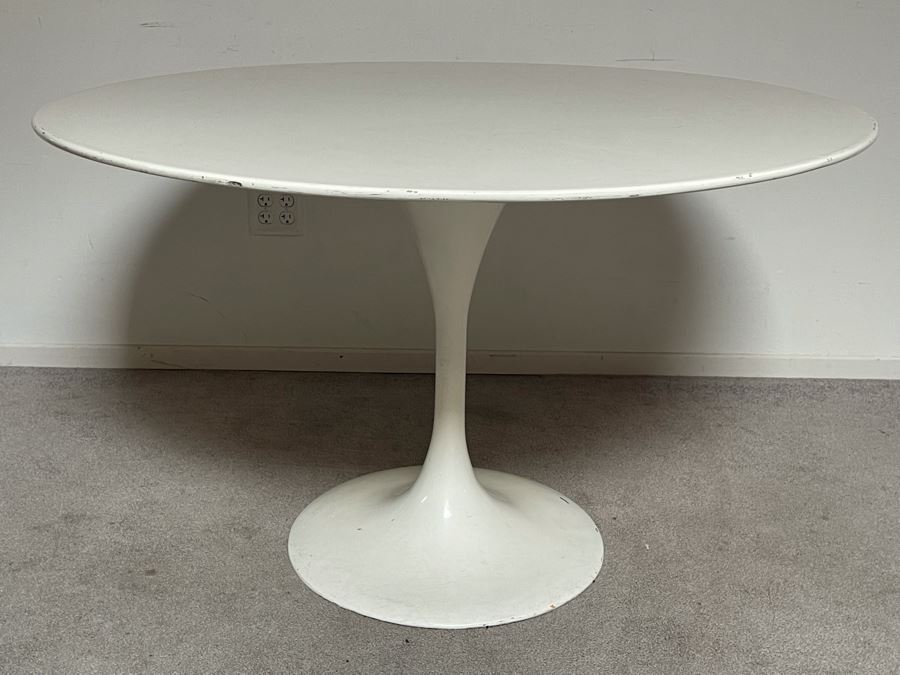 Eero Saarinen Style Tulip Table 47.5R X 29.5H [Photo 4]