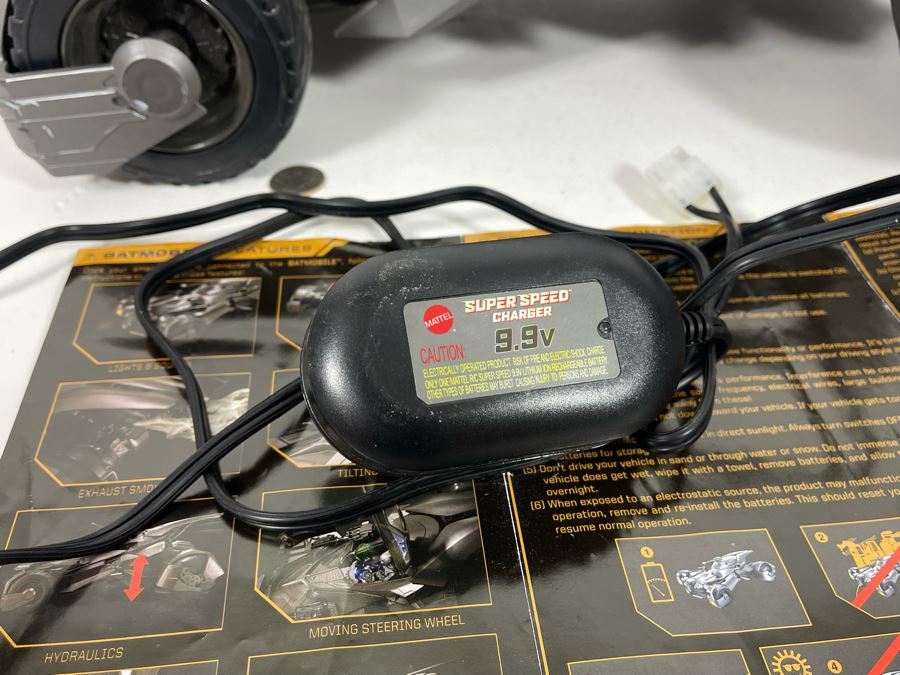 Ultimate Justice League Batmobile 1/10 Scale Collectible App Controlled With Part Of Box [Photo 16]