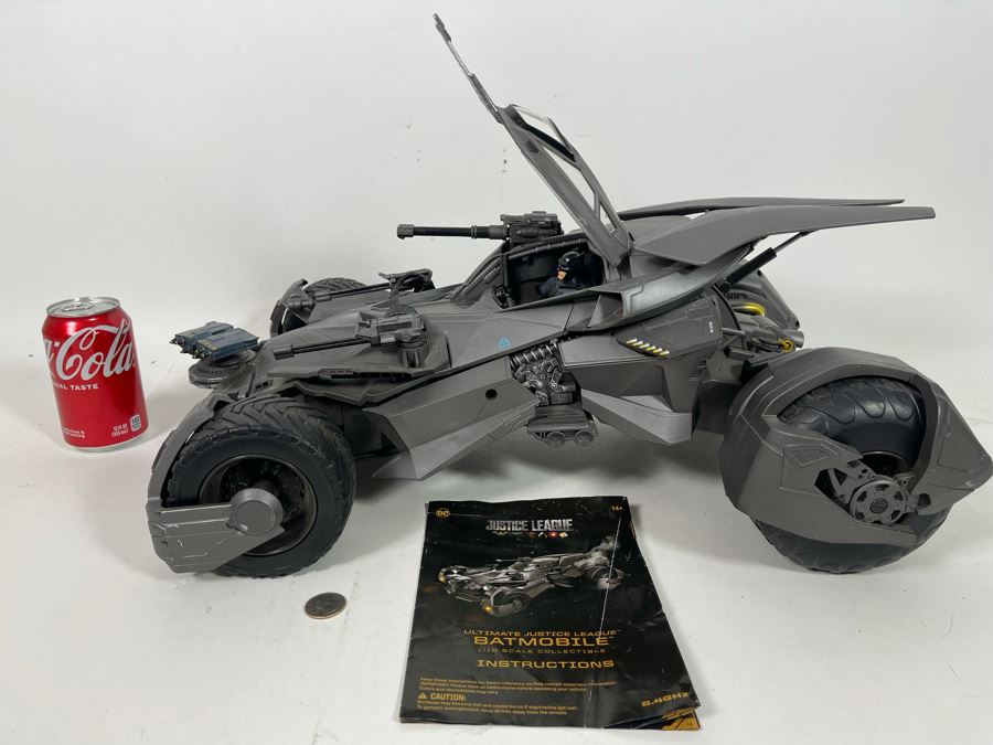 Ultimate Justice League Batmobile 1/10 Scale Collectible App Controlled With Part Of Box [Photo 4]