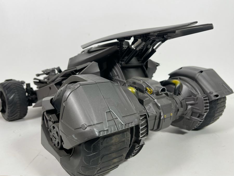 Ultimate Justice League Batmobile 1/10 Scale Collectible App Controlled With Part Of Box [Photo 20]