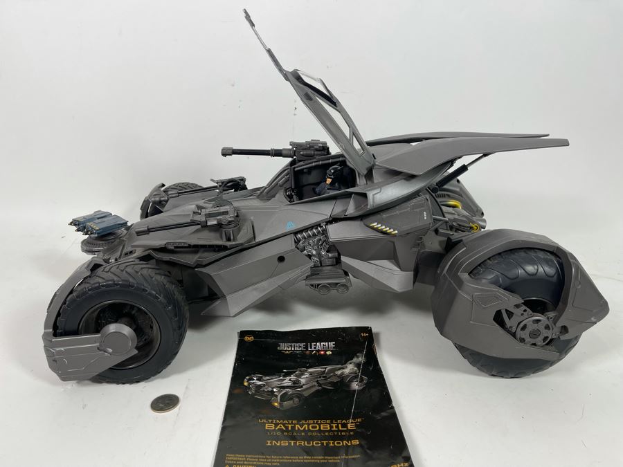 Ultimate Justice League Batmobile 1/10 Scale Collectible App Controlled With Part Of Box [Photo 3]