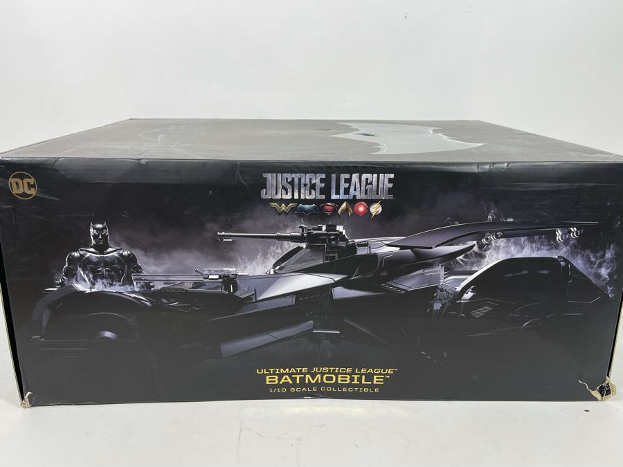 Ultimate Justice League Batmobile 1/10 Scale Collectible App Controlled With Part Of Box [Photo 21]