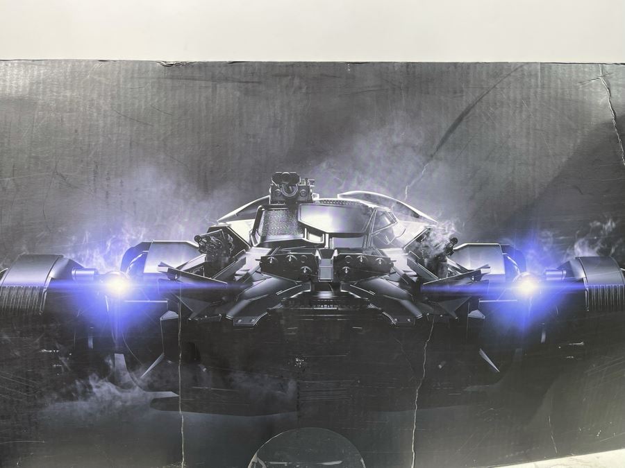 Ultimate Justice League Batmobile 1/10 Scale Collectible App Controlled With Part Of Box [Photo 23]