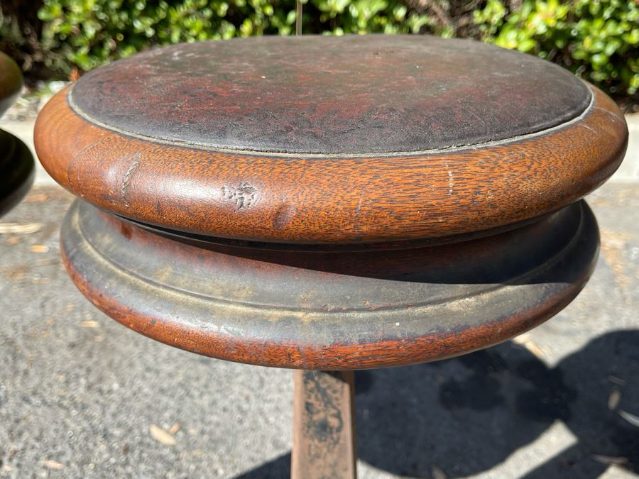 Set Of Three Short Steel Base Swivel Bar Stools With Oak And Leather Tops [Photo 7]