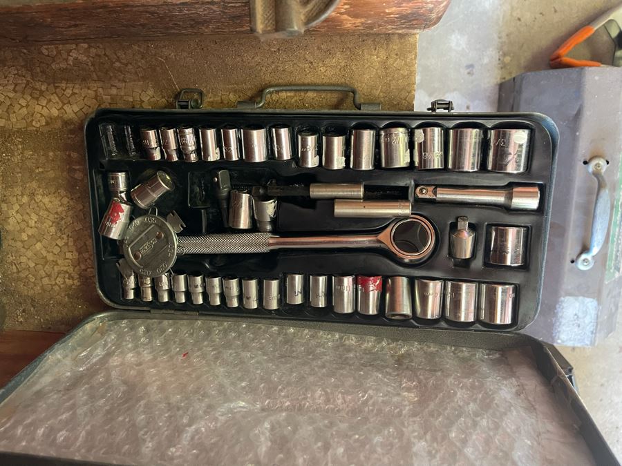 Huge Workbench Tool Lot Includes Multiple Toolboxes, Drawers With Tools, Hardware, Shop Vacuum, Wood Files, Vise, Workbench 101W X 33D X 66H - See All Photos  [Photo 18]