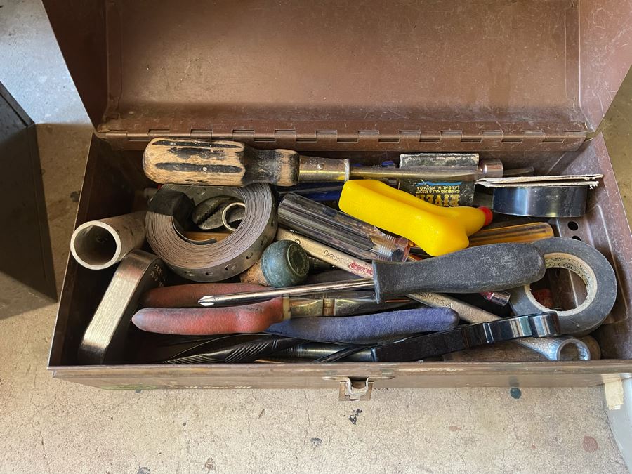 Huge Workbench Tool Lot Includes Multiple Toolboxes, Drawers With Tools, Hardware, Shop Vacuum, Wood Files, Vise, Workbench 101W X 33D X 66H - See All Photos  [Photo 15]