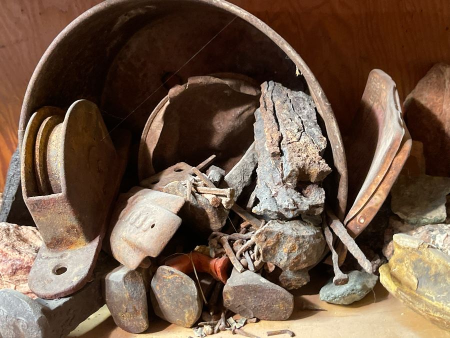 Rock Collection & Various Old Metal Items (Spikes, Nails, Horseshoes, Etc) Accumulated From Prospecting Various Deserts In Arizona, New Mexico, Nevada, Alaska And More - See Photos [Photo 8]