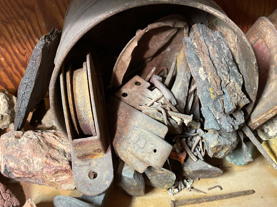 Rock Collection & Various Old Metal Items (Spikes, Nails, Horseshoes, Etc) Accumulated From Prospecting Various Deserts In Arizona, New Mexico, Nevada, Alaska And More - See Photos [Photo 7]