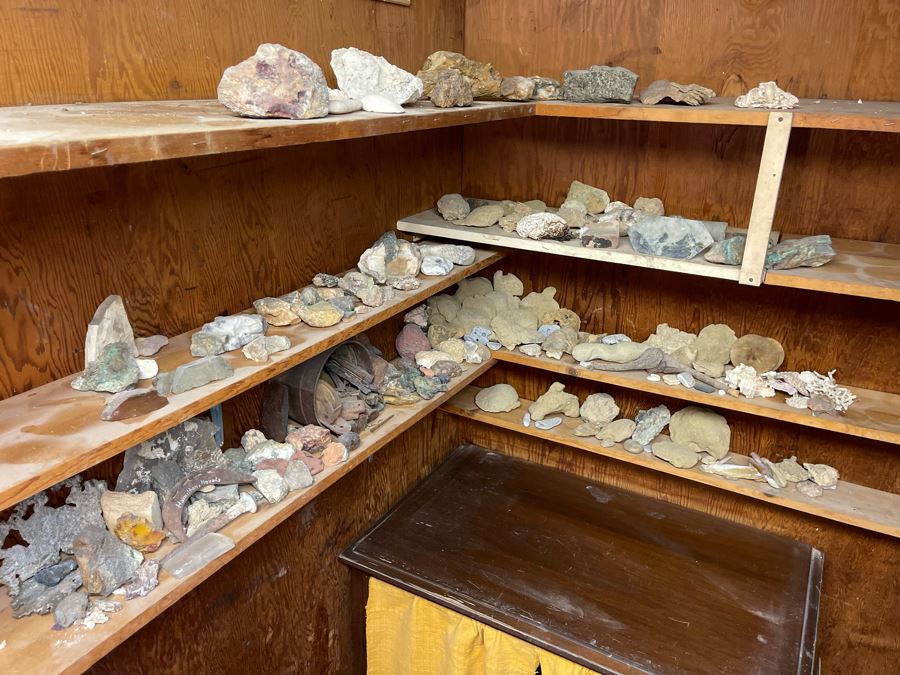 Rock Collection & Various Old Metal Items (Spikes, Nails, Horseshoes, Etc) Accumulated From Prospecting Various Deserts In Arizona, New Mexico, Nevada, Alaska And More - See Photos [Photo 1]