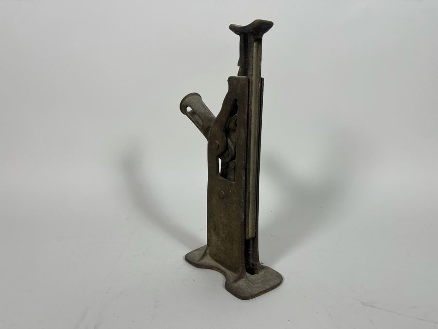 Vintage Triumph Car Jack [Photo 7]