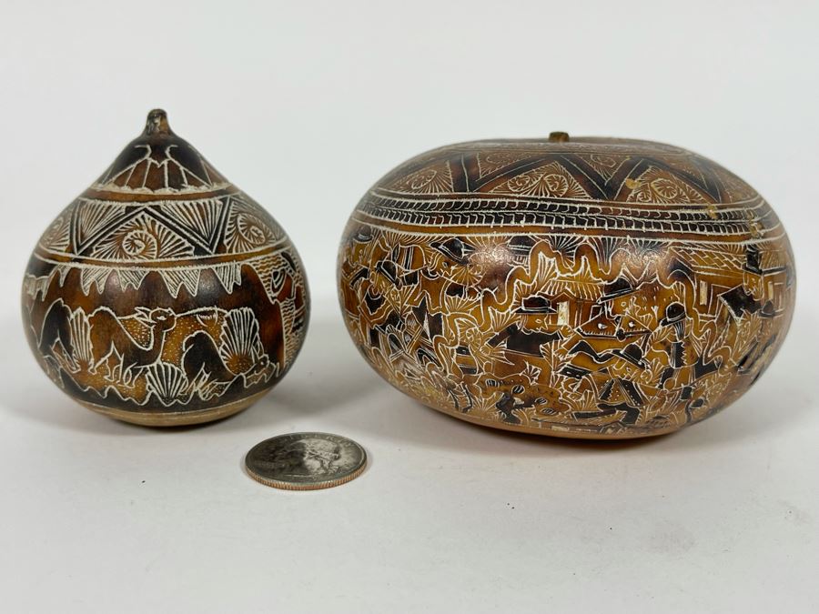 Pair Of Small Hand Carved Gourds [Photo 2]