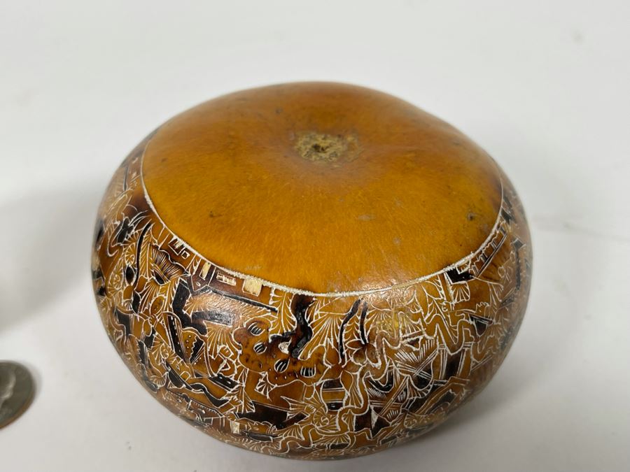 Pair Of Small Hand Carved Gourds [Photo 9]