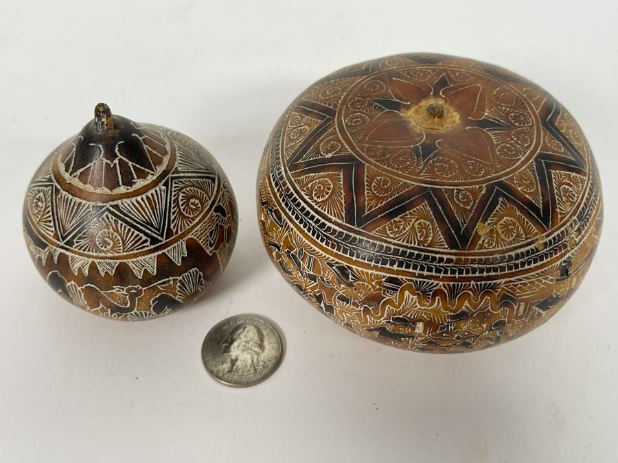 Pair Of Small Hand Carved Gourds [Photo 4]