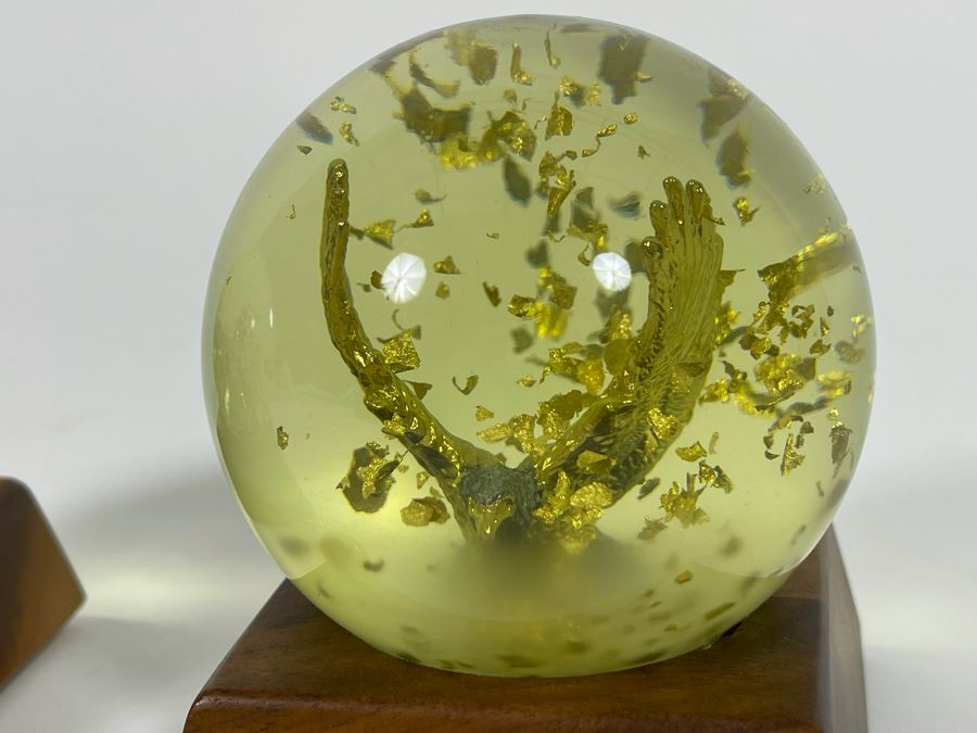 Pair Of Golden Rain Snow Globes With 24K Gold Flakes [Photo 8]