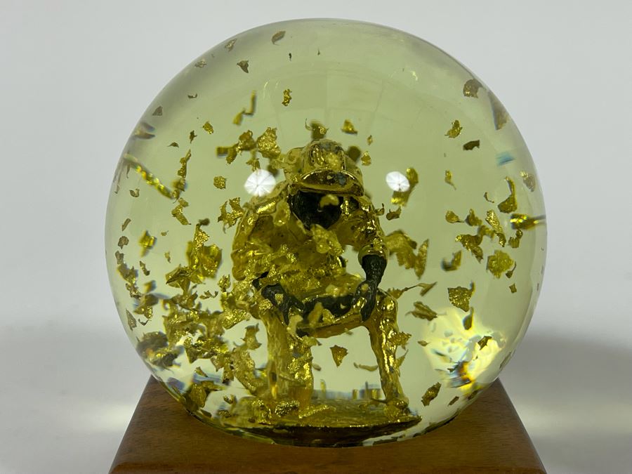 Pair Of Golden Rain Snow Globes With 24K Gold Flakes [Photo 4]