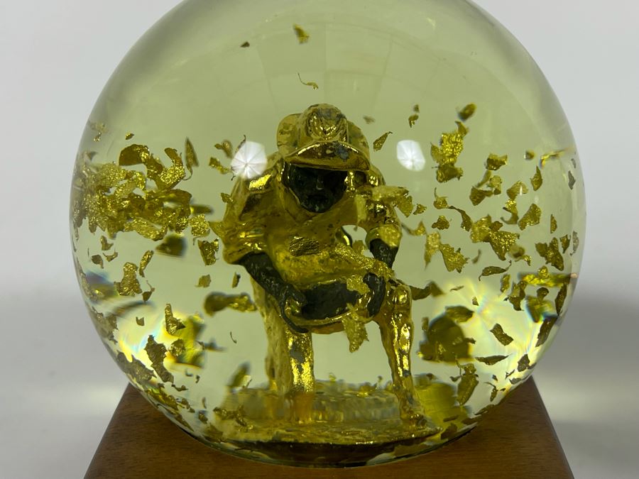 Pair Of Golden Rain Snow Globes With 24K Gold Flakes [Photo 6]