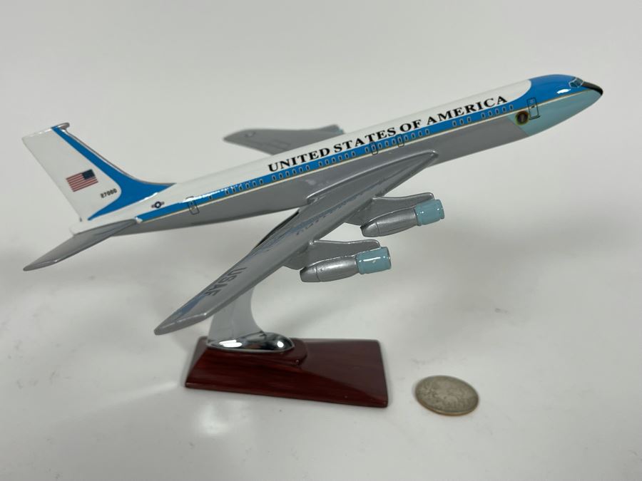 Air Force One Plane Model 8W X 8D X 4.5H