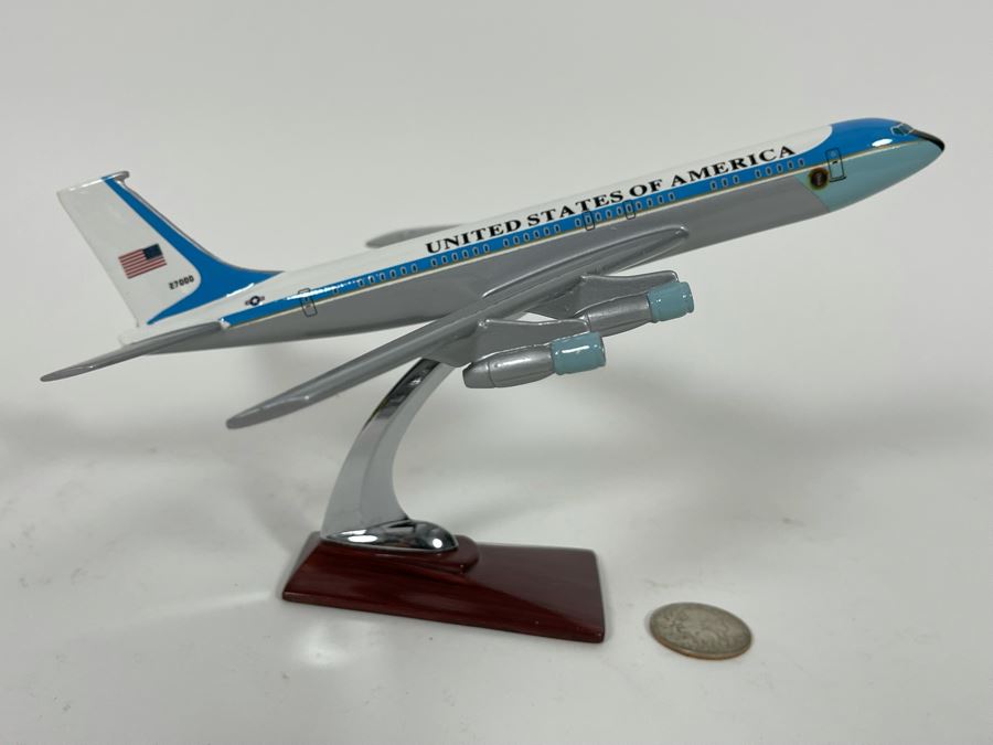 Air Force One Plane Model 8W X 8D X 4.5H