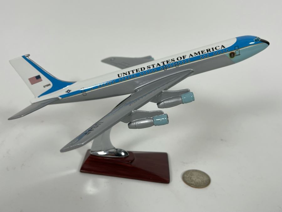 Air Force One Plane Model 8W X 8D X 4.5H [Photo 4]