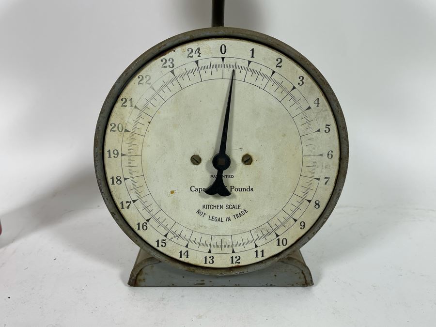 Vintage Kitchen Scale