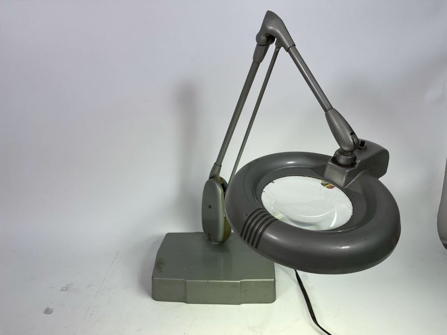 Dazor Floating Fixture Magnifying Glass Light Fixture [Photo 3]