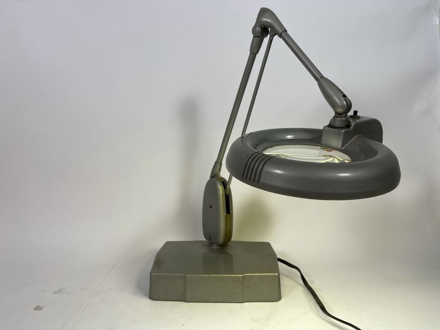 Dazor Floating Fixture Magnifying Glass Light Fixture [Photo 4]