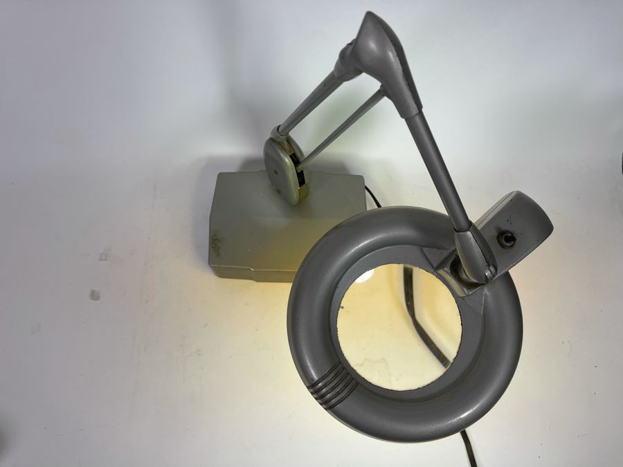 Dazor Floating Fixture Magnifying Glass Light Fixture [Photo 5]