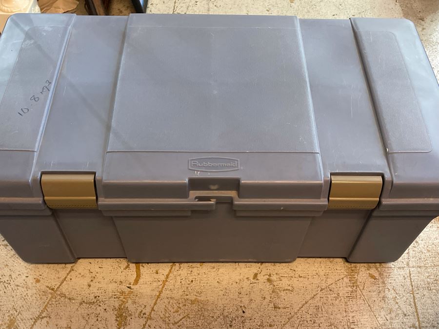 JUST ADDED - Large Collection Of Refrigerator Magnets With Rubbermaid Bin [Photo 11]