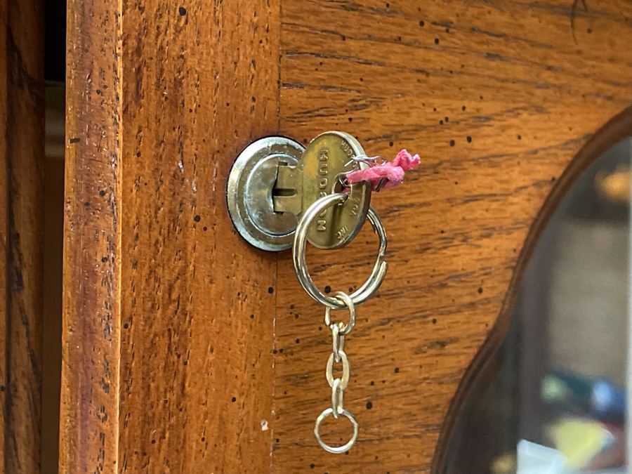 JUST ADDED Harbor House Furniture Wooden Display With Lock