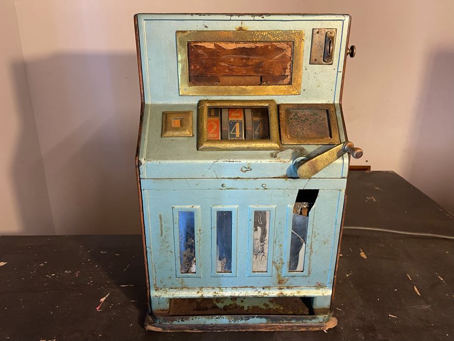 Vintage Working Nickel Slot Machine