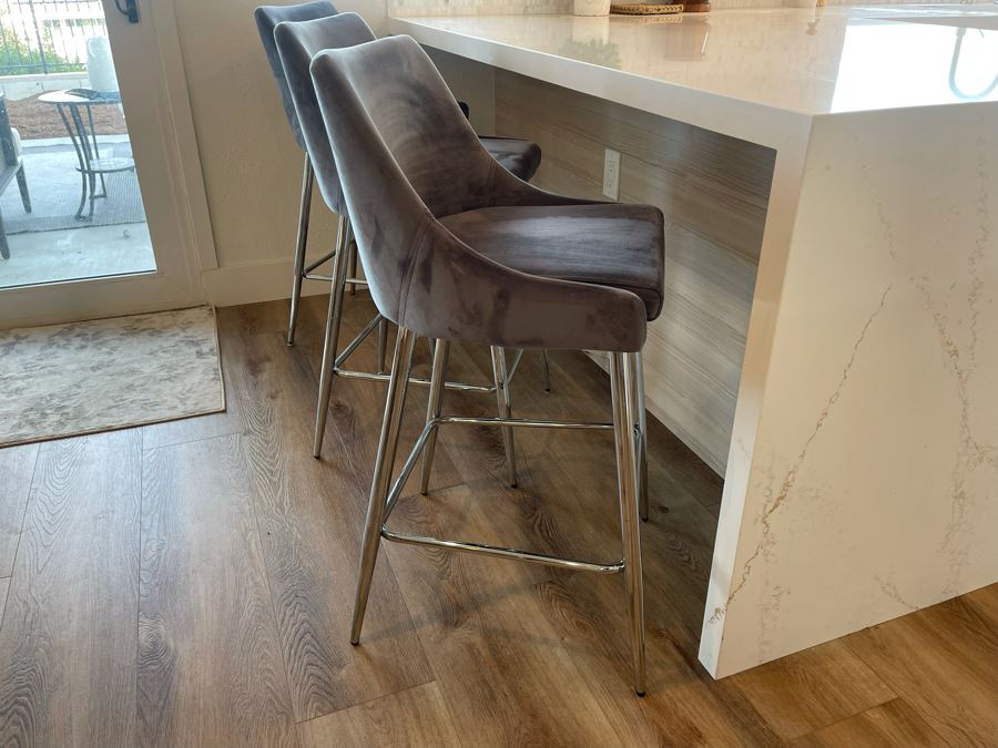 Set Of Three Modern Chrome Barstools Seat Is 28H [Photo 5]