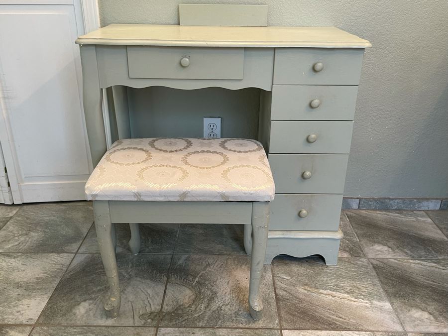 Small Wooden Vanity Desk With Bench [Photo 3]