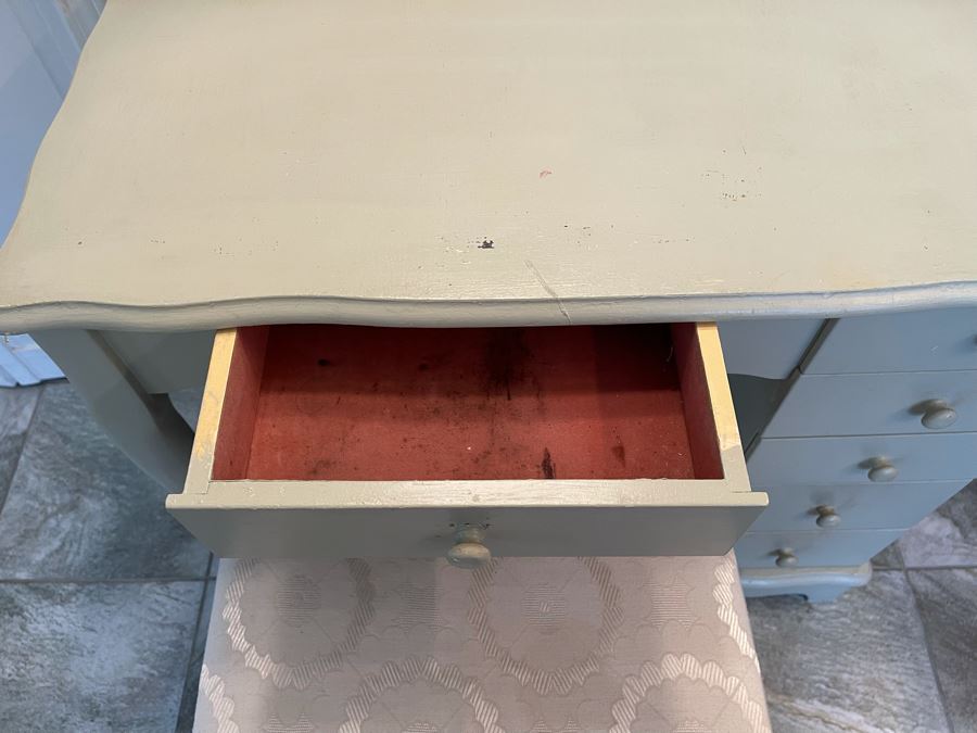 Small Wooden Vanity Desk With Bench [Photo 5]