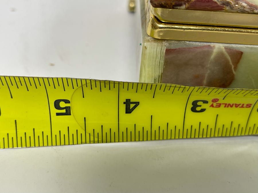 Footed Green Onyx Box 5.5W X 4D X 2.5H [Photo 9]