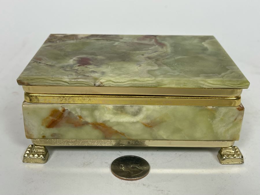 Footed Green Onyx Box 5.5W X 4D X 2.5H [Photo 3]